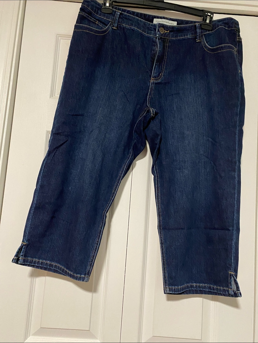 Cropped Dark Blue Women's Stretch Denim Capris
